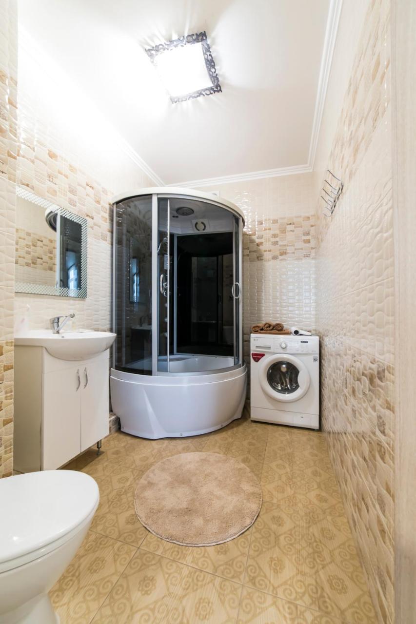 Studio Apartment On Bazhana Kyjev Exteriér fotografie
